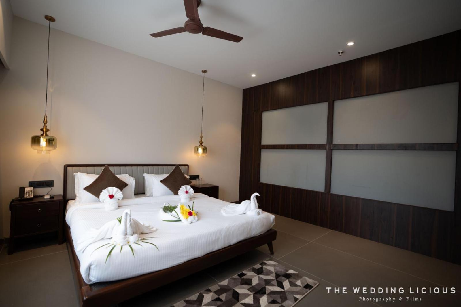 Hotel Omaya Garden Raipur  Exterior photo