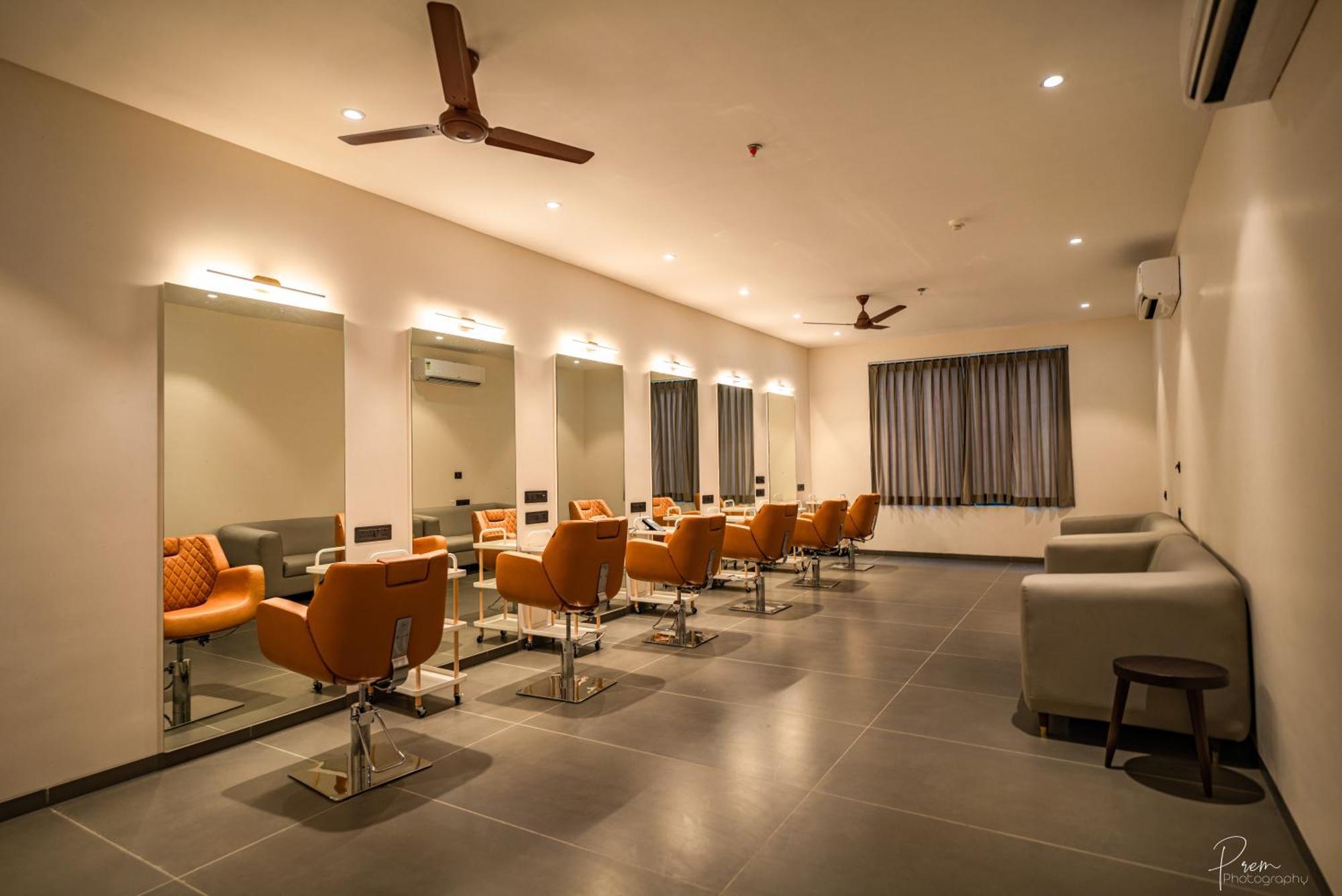 Hotel Omaya Garden Raipur  Exterior photo